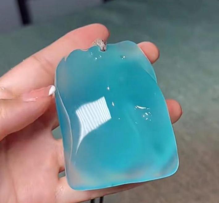 标准天空蓝翡翠,顶级翡翠天空蓝