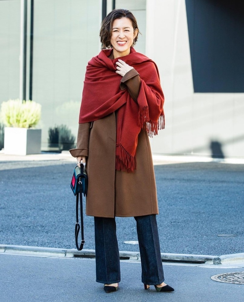 怎么穿红色才不显得尴尬,什么样的红色适合年轻人穿