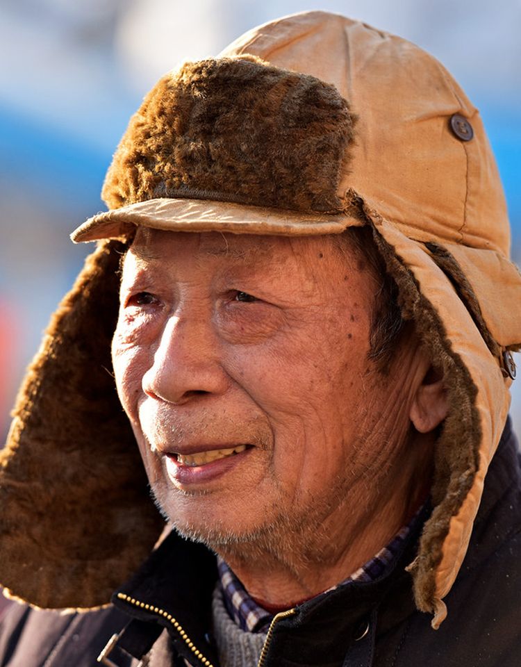 等你老了尽量少穿黑白灰,当你老了请务必远离老年帽推荐