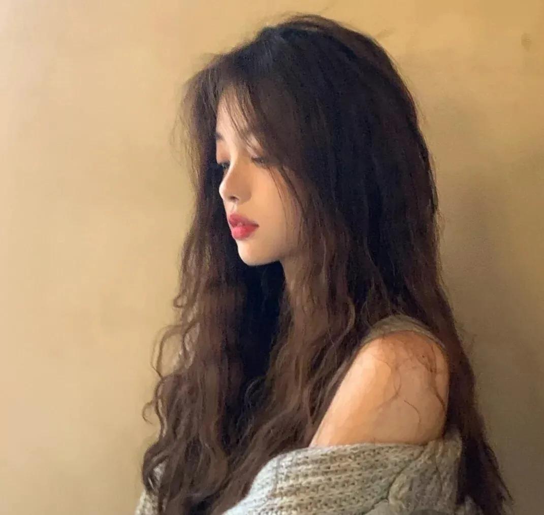 女头/他人眼睛狭长。你怎么看我，你就是什么形状