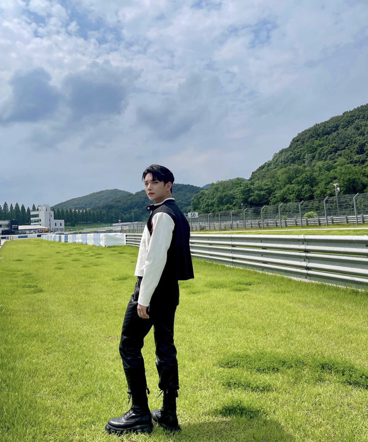 冬天内搭白色好还是黑色好,冬天内搭女2020高级感