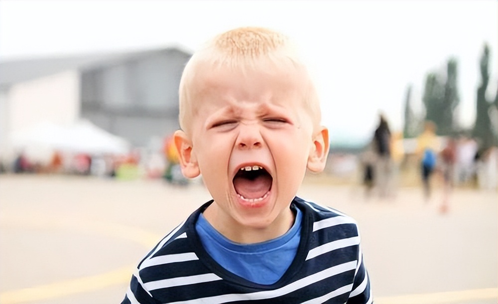 父母经常对成年子女乱发脾气,子女对父母乱发脾气怎么回事