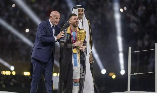 你可以不爱他但你必须尊敬他,唯有足球不辜负2022世界杯