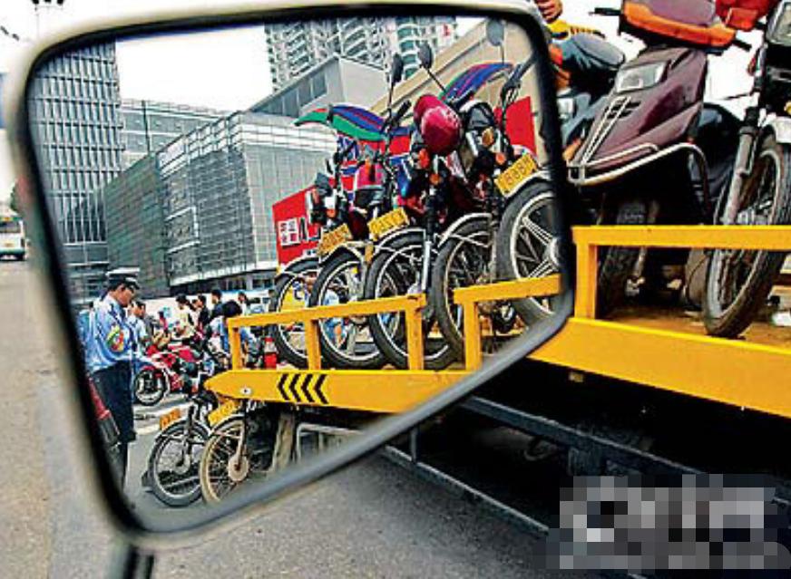 当街抢包，砍手拖拽，当年的飞车*党**到底多恐怖？