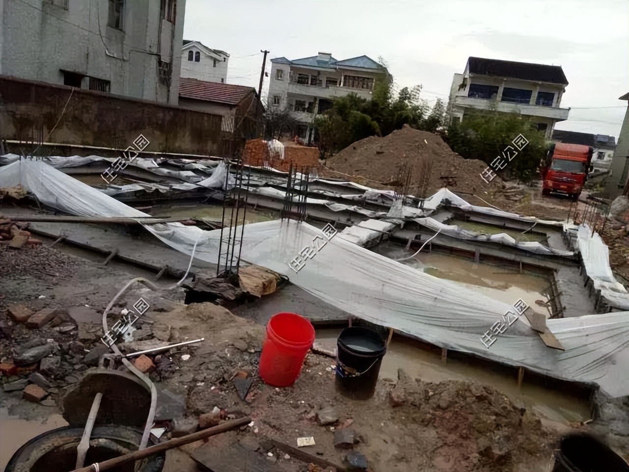 家里返潮用什么方法,怎么防止室内返潮