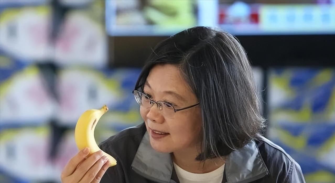 两岸关系转折点？蔡英文宣布重大决定，台湾地区义务役延长至1年