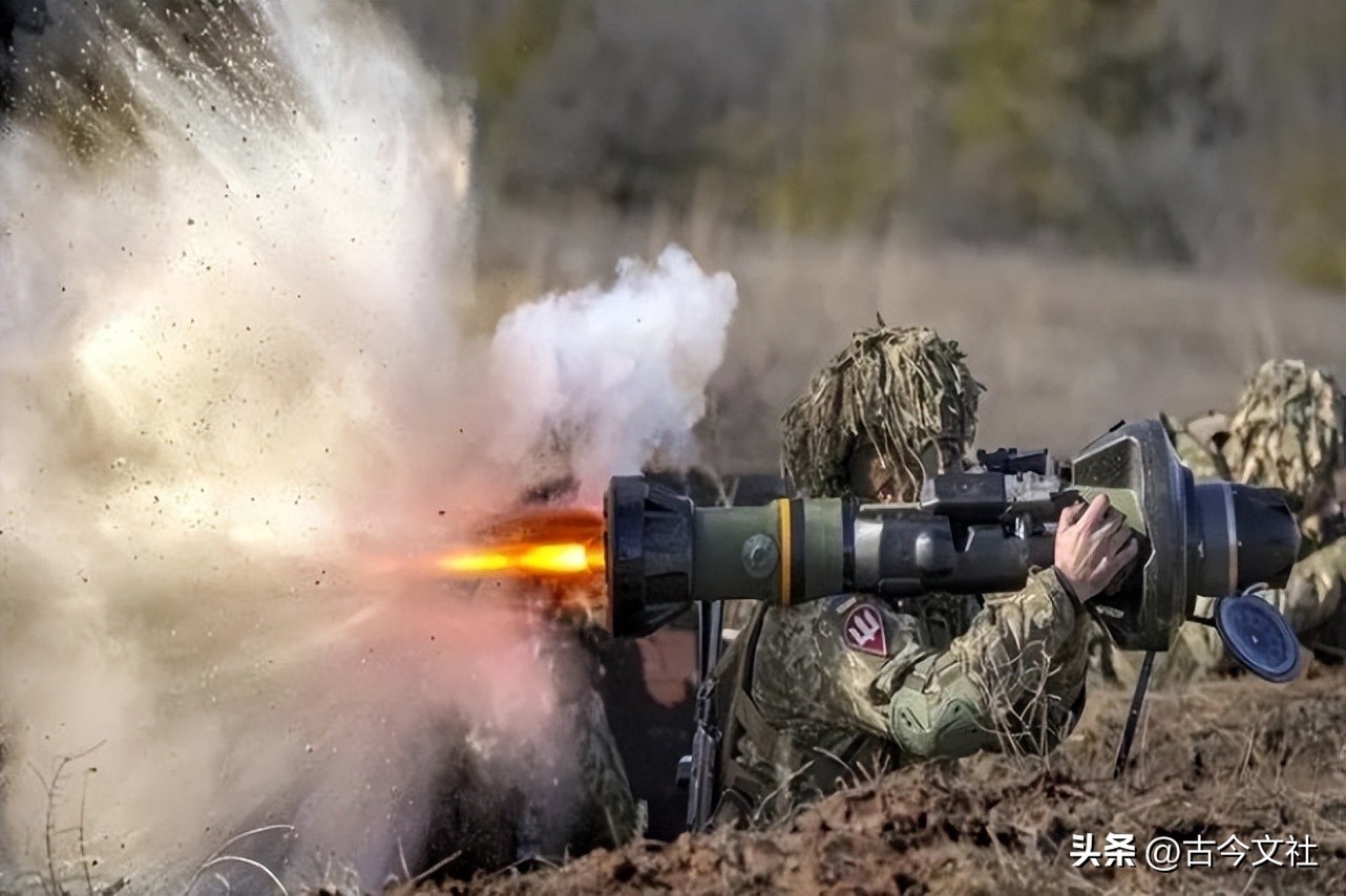 乌克兰军队高呼口号,乌克兰军队高唱国歌