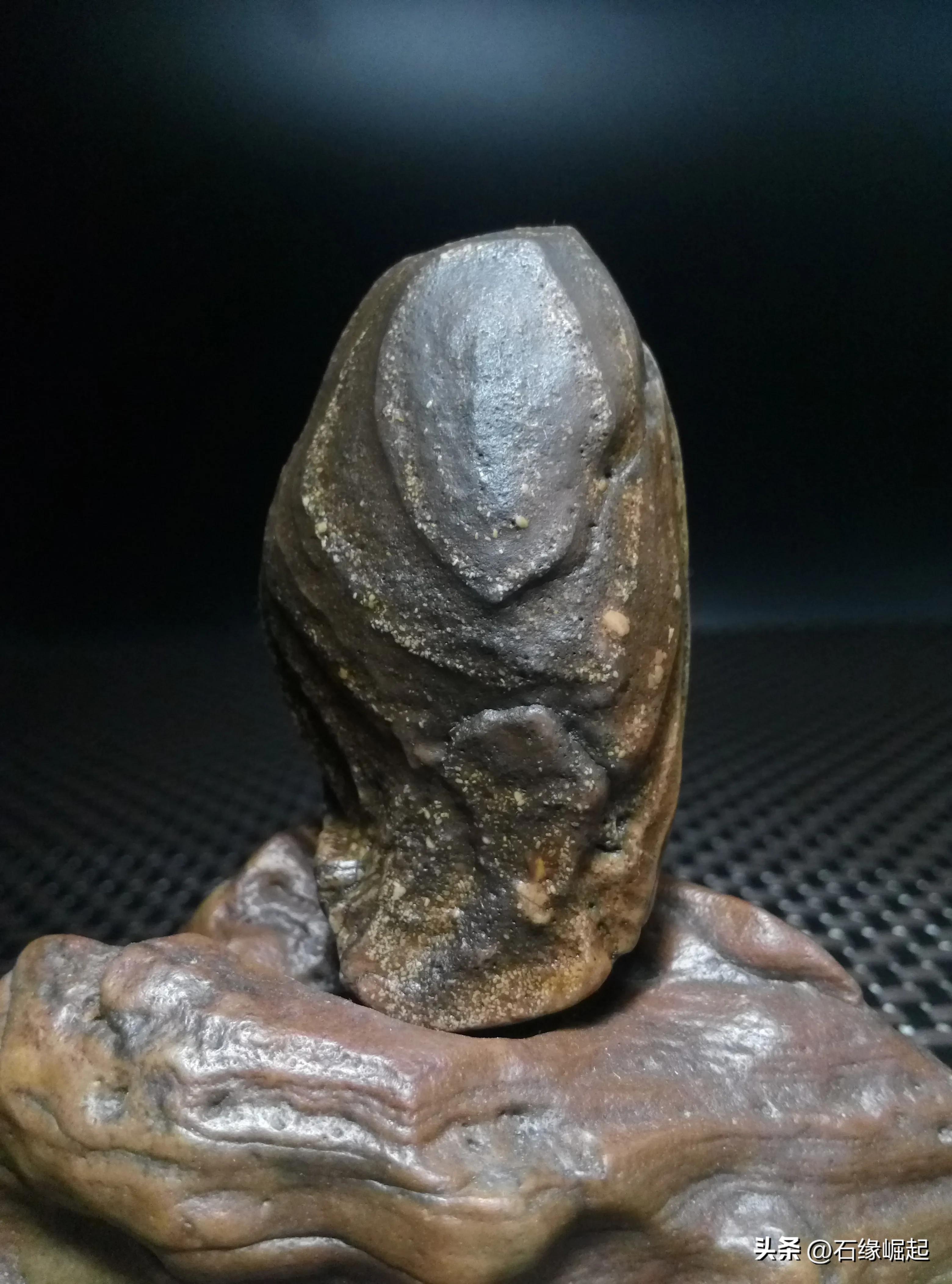 什么样的石头称为奇石,什么样的石头才是玉石