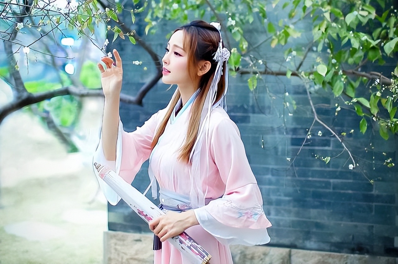 梅花被赞作千古第一花,更是诗人的恋人,是哪几方面最吸引古人?