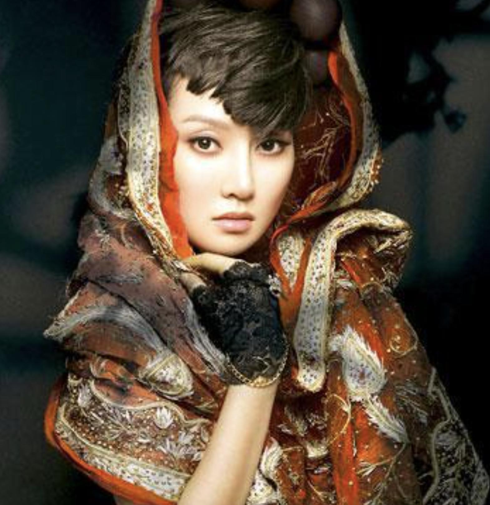 走出国门萨顶顶完整版,萨顶顶爆红后走出国门