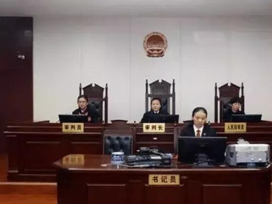 “死乞白赖”得不到爱情，哺乳期的她被“准丈夫”勒死斩成6截！