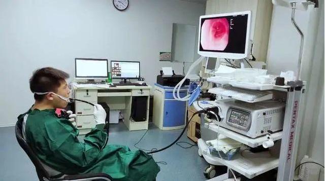 医生不建议做胃镜自己有必要做吗,年轻人胃不舒服需要做胃镜吗