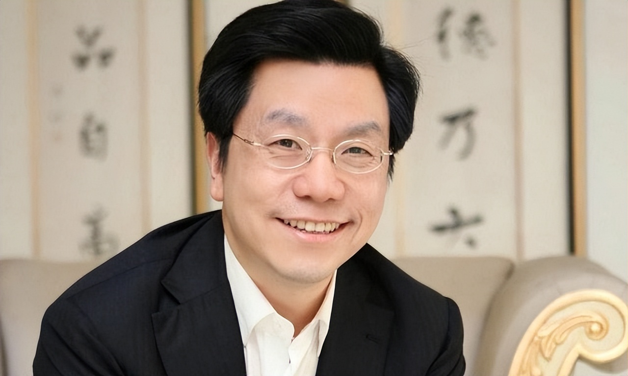 毅然拒绝美国，把864家公司带回祖国，只为告知世界：我是中国人