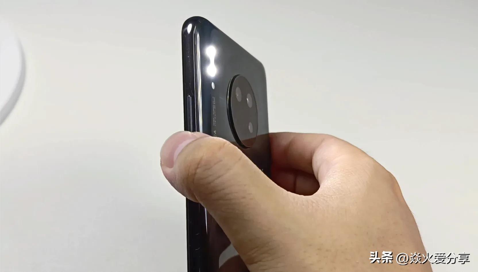 手机的音量键有时候会自己关闭,手机音量键和开关键有什么功能