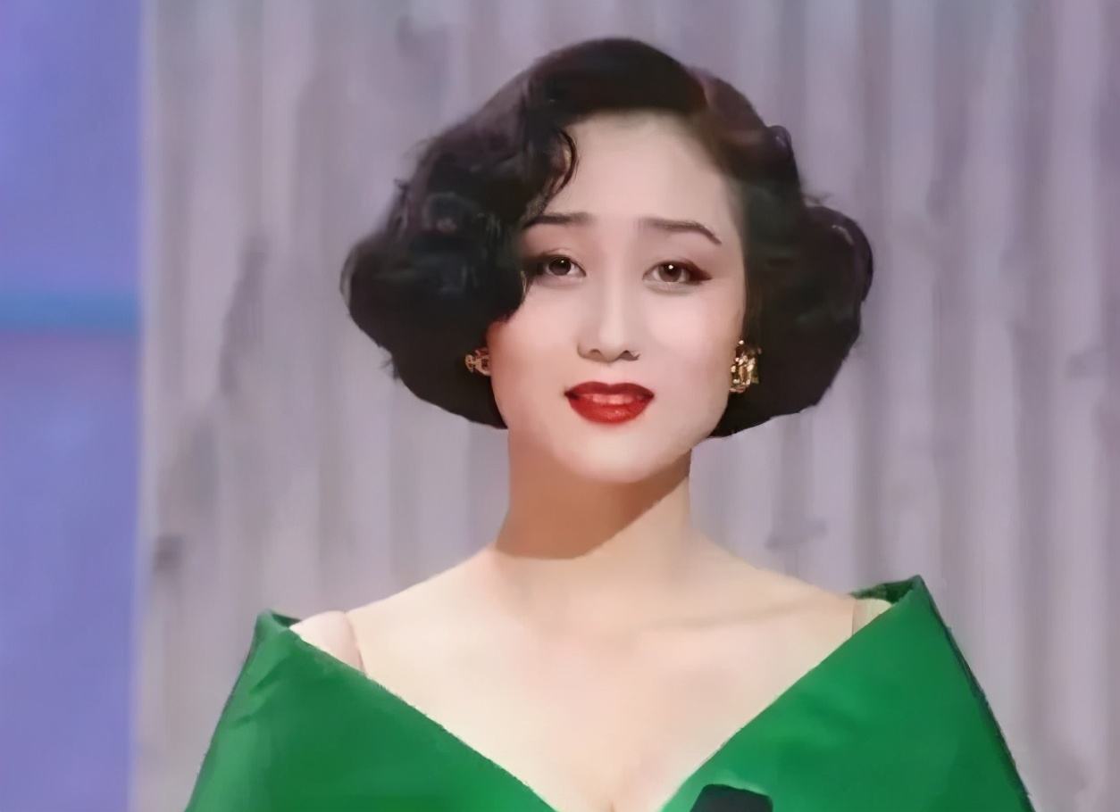 论女星的短发角色，只服这10位港台女神！热巴等人就别硬上弓了