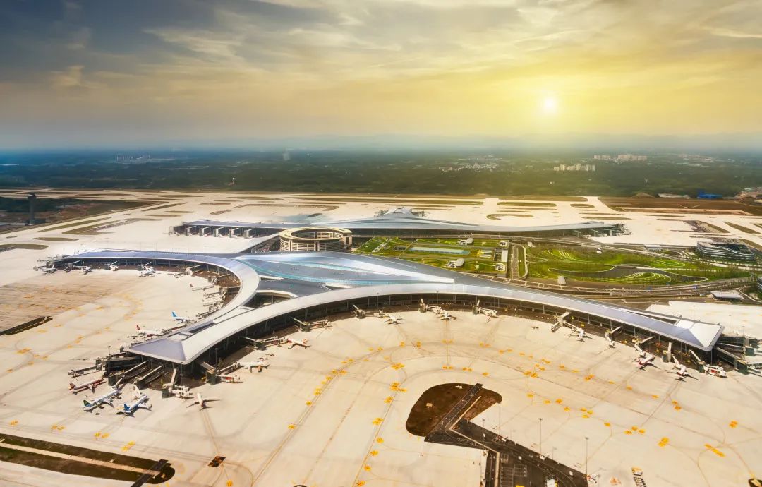 天府机场和双流机场哪个离成都近,成都双流国际机场信息详细介绍