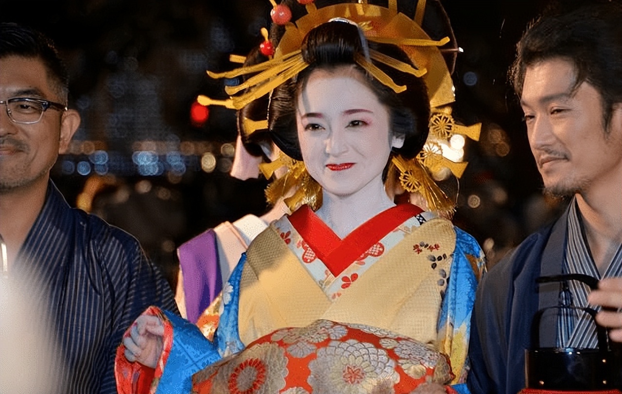 日本女高中生为何大量沉沦风俗行业，畸形的自由为日本带来了什么