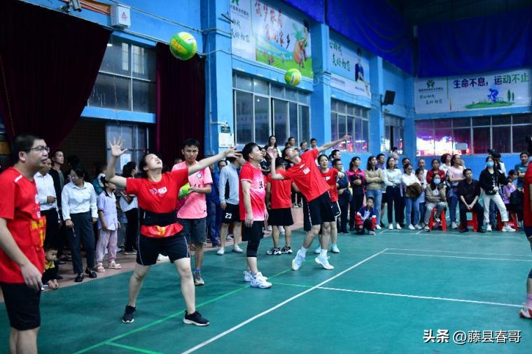 藤县体育馆五一职工乒乓球赛,藤县五一职工气排球比赛