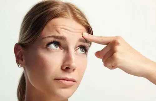 老年人脸上皱纹多有啥方法减少,老年人脸上皱纹消失是什么原因