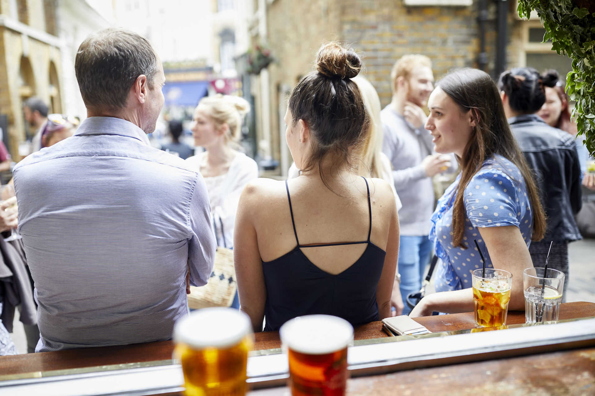 英国人口2021总人数是多少,人口过多对社会的影响