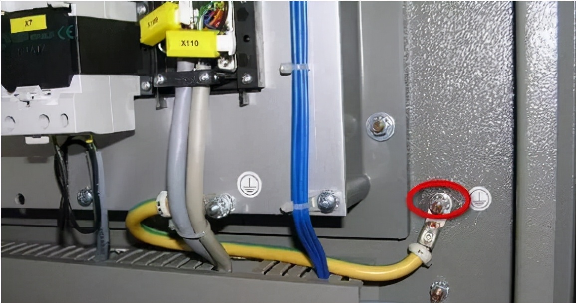 地线排端子能接两条地线吗,家里的地线能接供电线上的地线吗