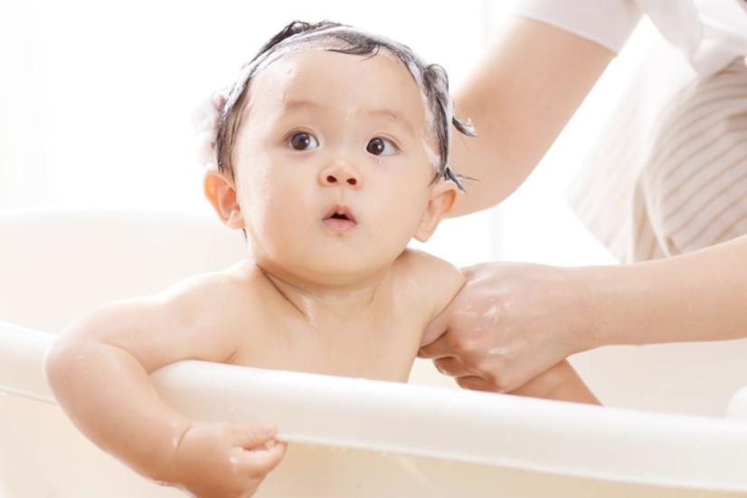 宝宝睡觉时大汗淋漓,宝宝睡着后满头大汗缺钙怎么补