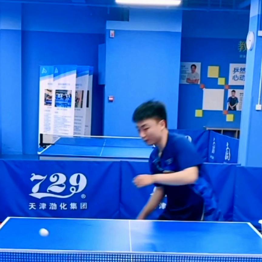 孙教练反手拉上旋球教学,孙教练发球教学