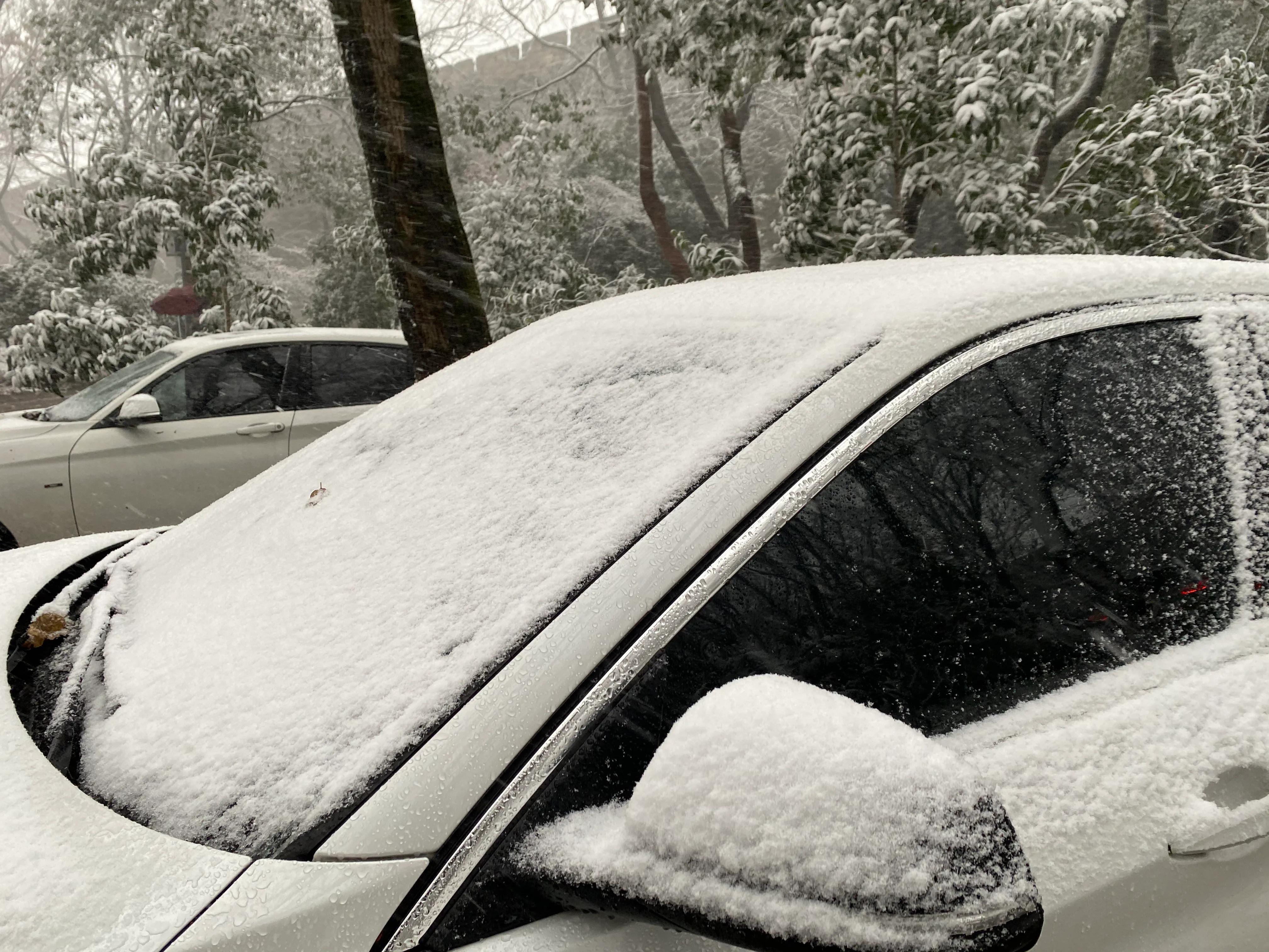 虎哥说车宝马118,宝马118起步抖正常吗