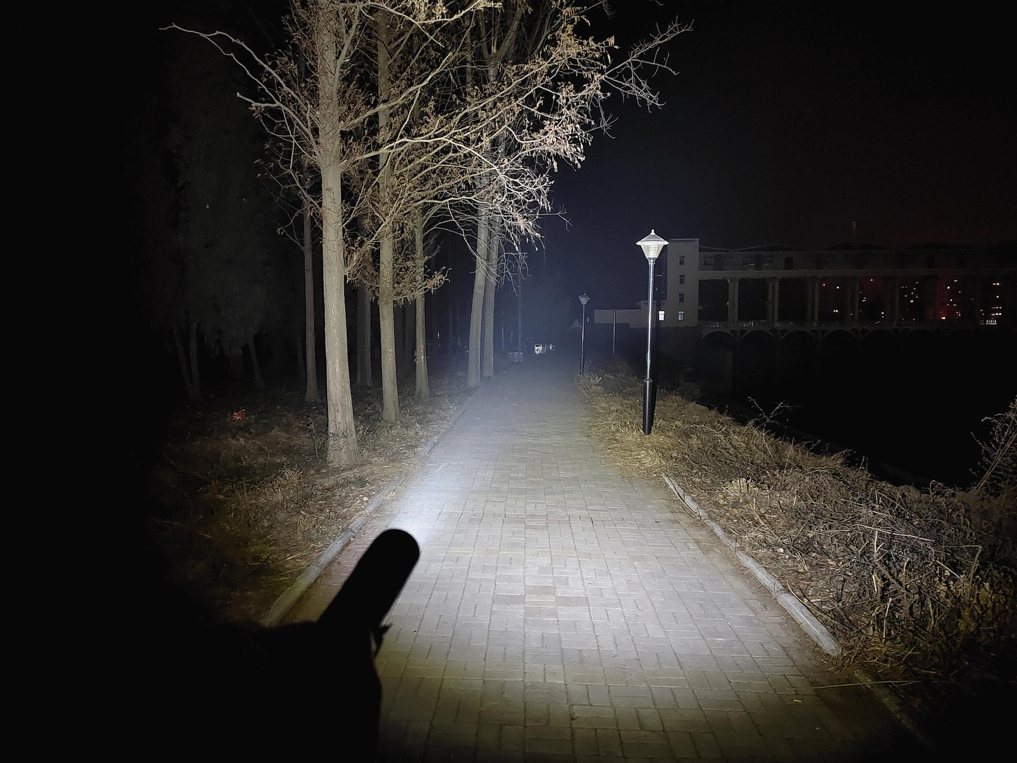 纳丽德e52c手电测评,纳丽德e52手电