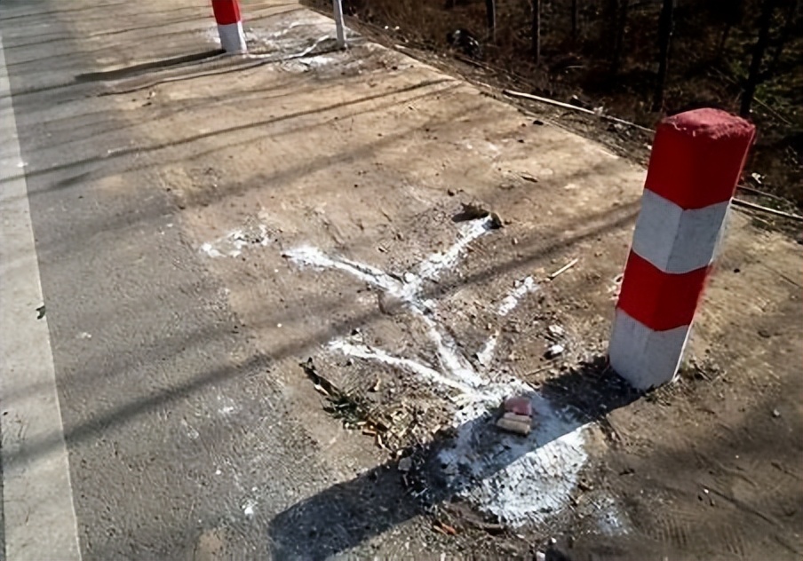 10年邮政局局长驾公车酒后约会女下属,将5名少年撞死,获赔23万