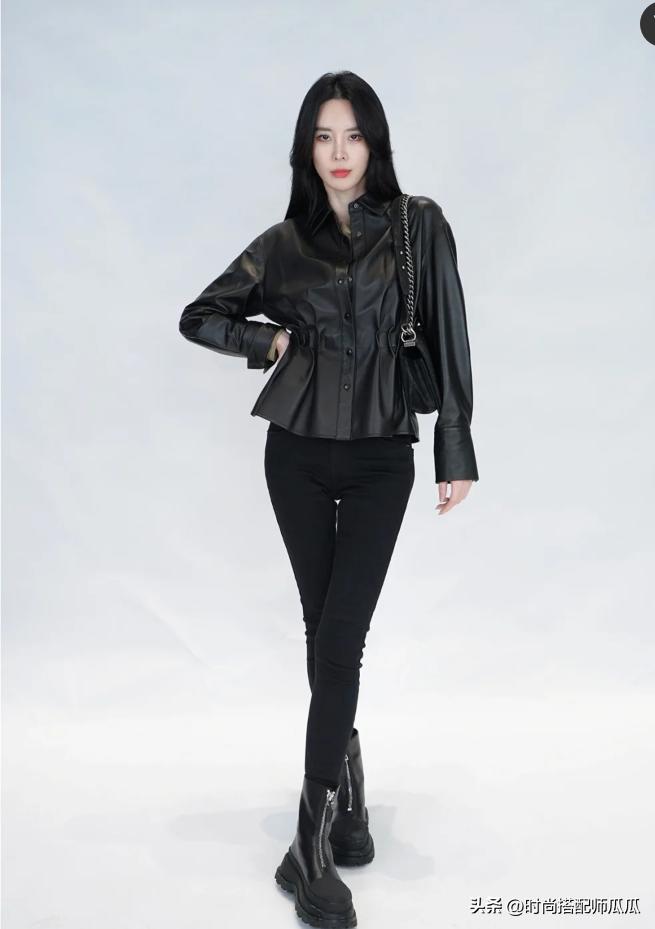 女人不管多懒，穿打*裤底**也别配运动鞋！瞧潮人这样穿，多时髦高级