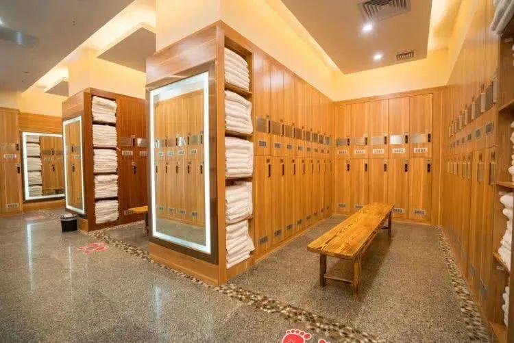 沉浸式泡温泉水酷汤泉,冬季室外温泉别样感受