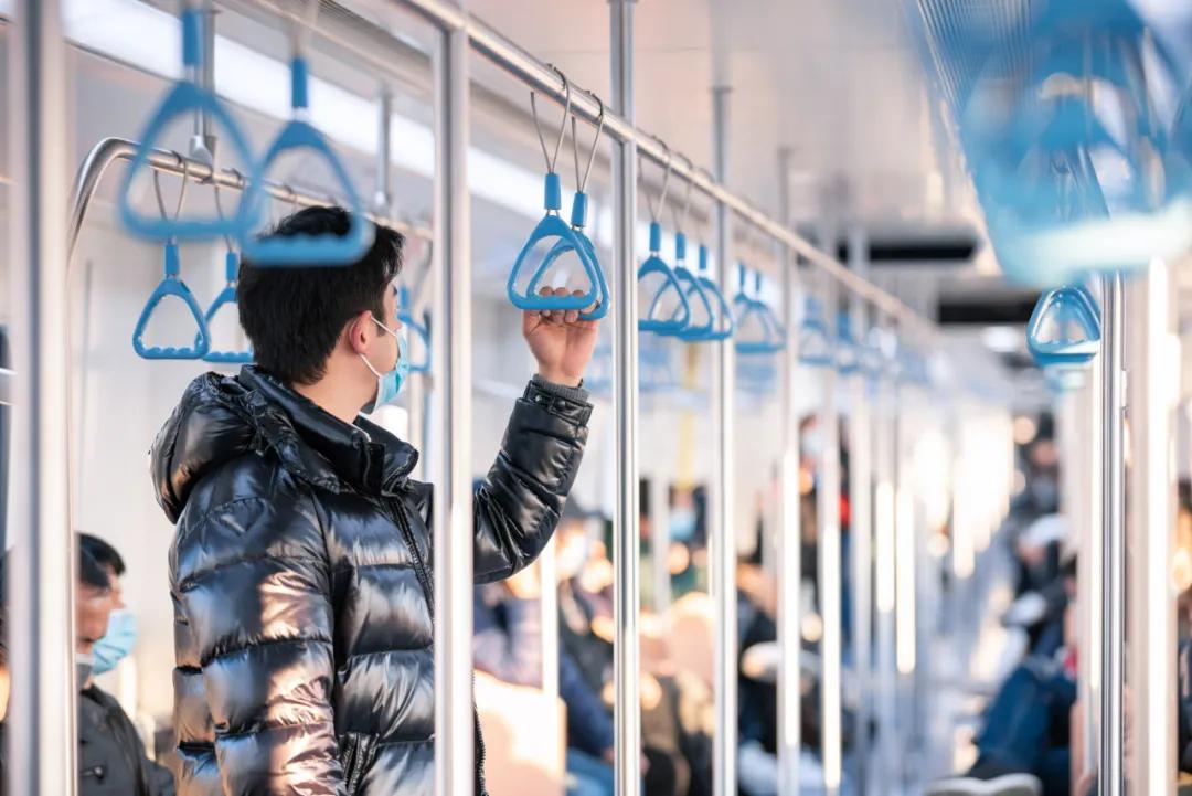 羽绒服vs东北大衣,羽绒服大战军大衣