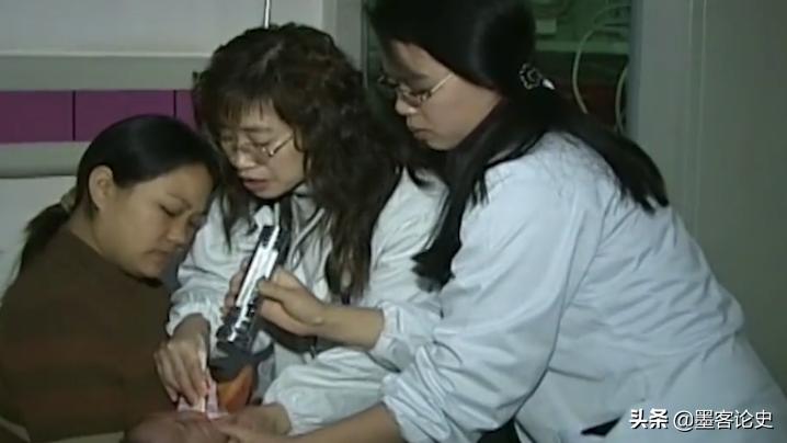 故事:河南1岁女婴患早老症,一夜变成80岁老人,母亲含泪千里求医