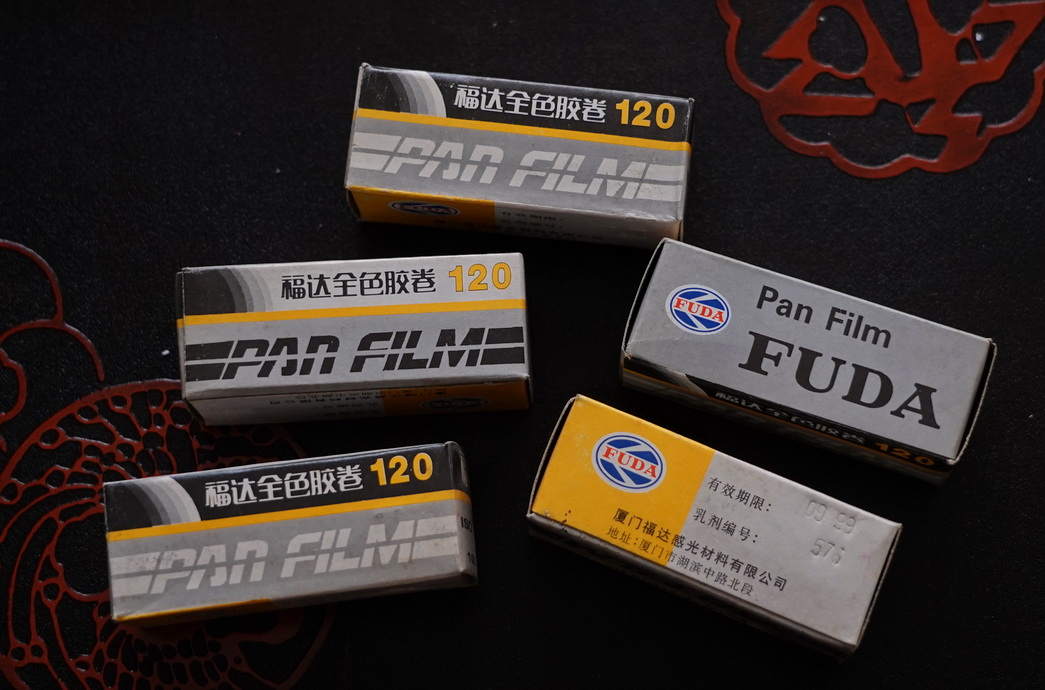 谈胶卷与胶卷暗盒收藏:过期的胶卷也有人要,或许还能卖个好价钱