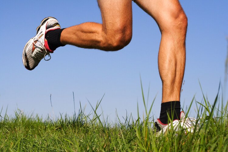 为什么一到夏天脚气就反复发作,为什么夏天穿拖鞋反而脚气更严重