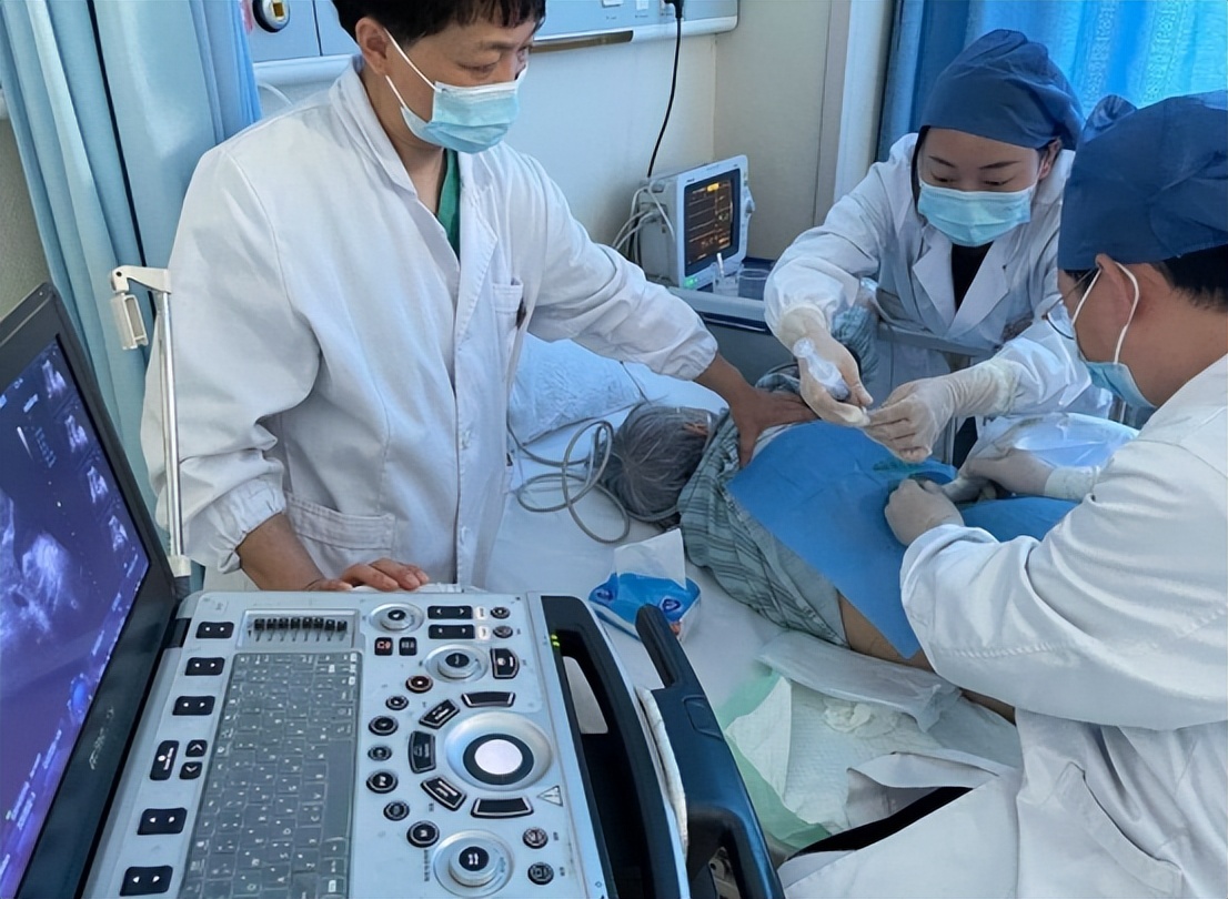 急性胆囊炎发作的原因有哪些,急性胆囊炎的症状及治疗都有哪些