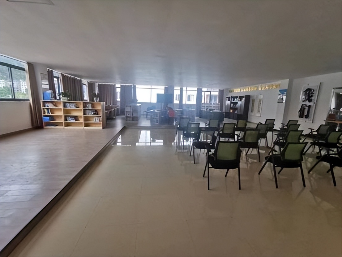 驿前街社区党群服务中心,社区党建大厅工作服务台