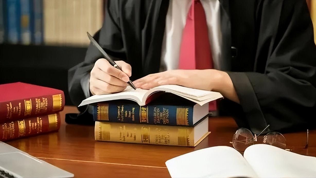 伊斯兰教法和英国合同法下的合同正义：消费者保护案例