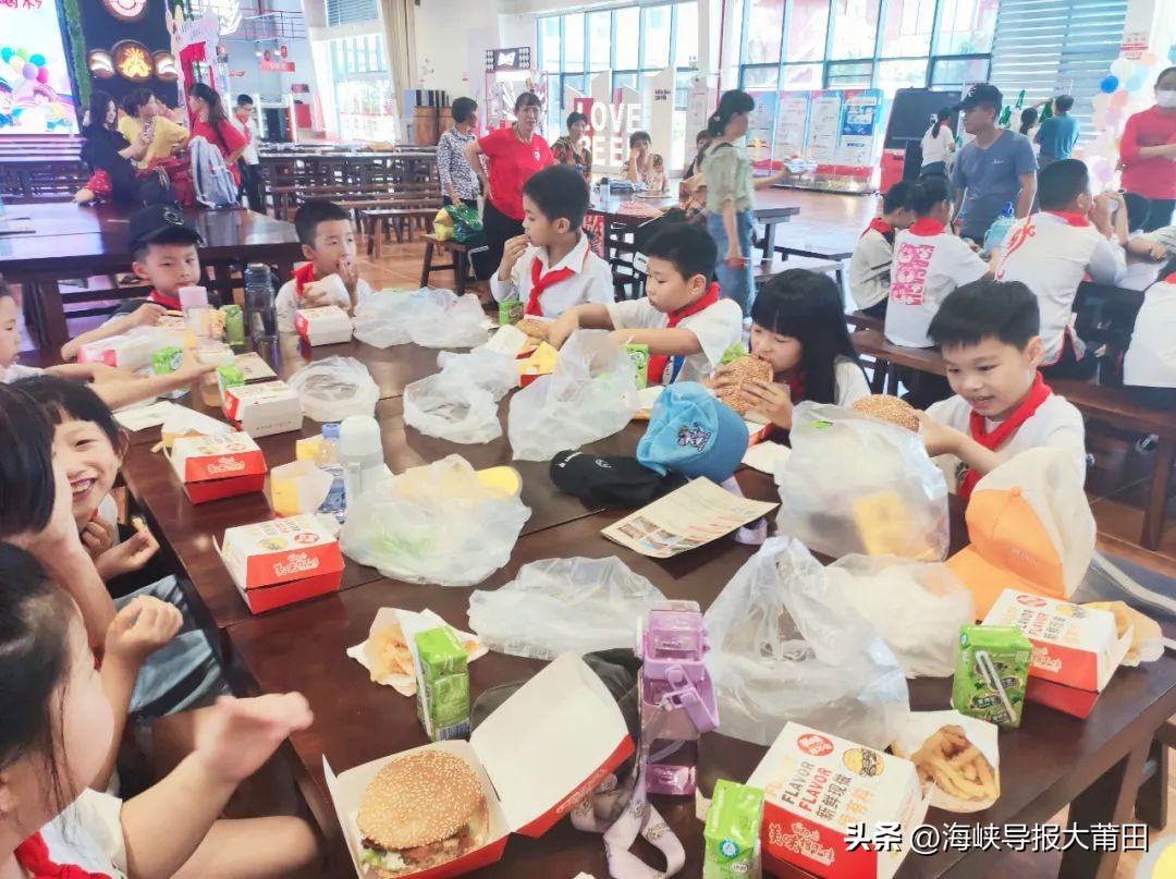 爱心小学六一儿童节表演,莆田鲸山爱心小学六一童乐会