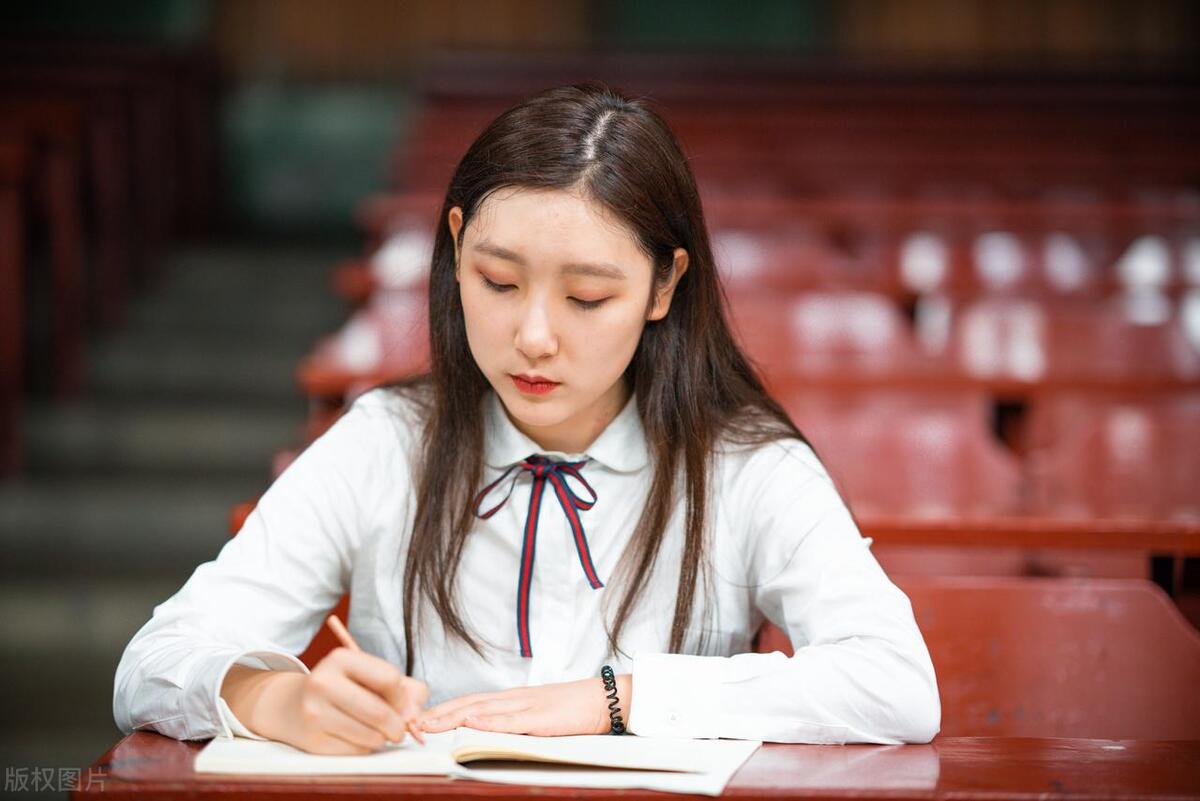 人生的生活要怎样才活明白,想要生活过得好就得时刻要思考