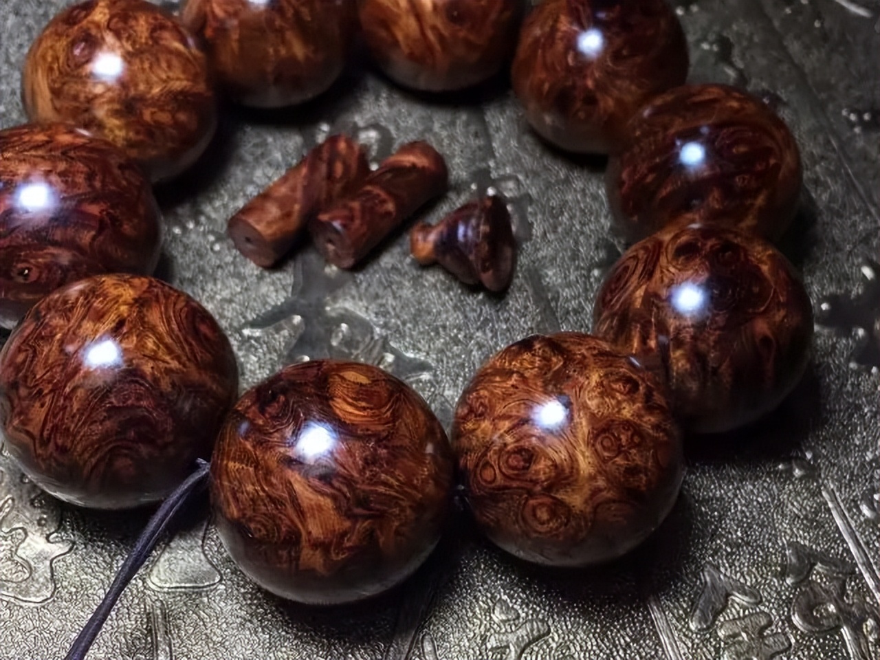 比较具有收藏价值的木质手串,最值得收藏的木质手串有哪些