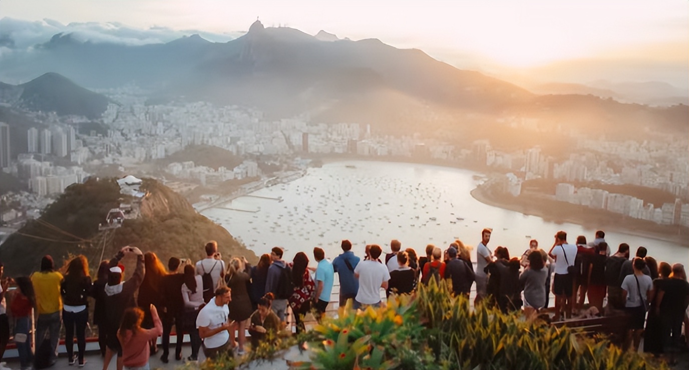 怎么才能攒钱去旅游赚钱,如何提高财商赚钱能力