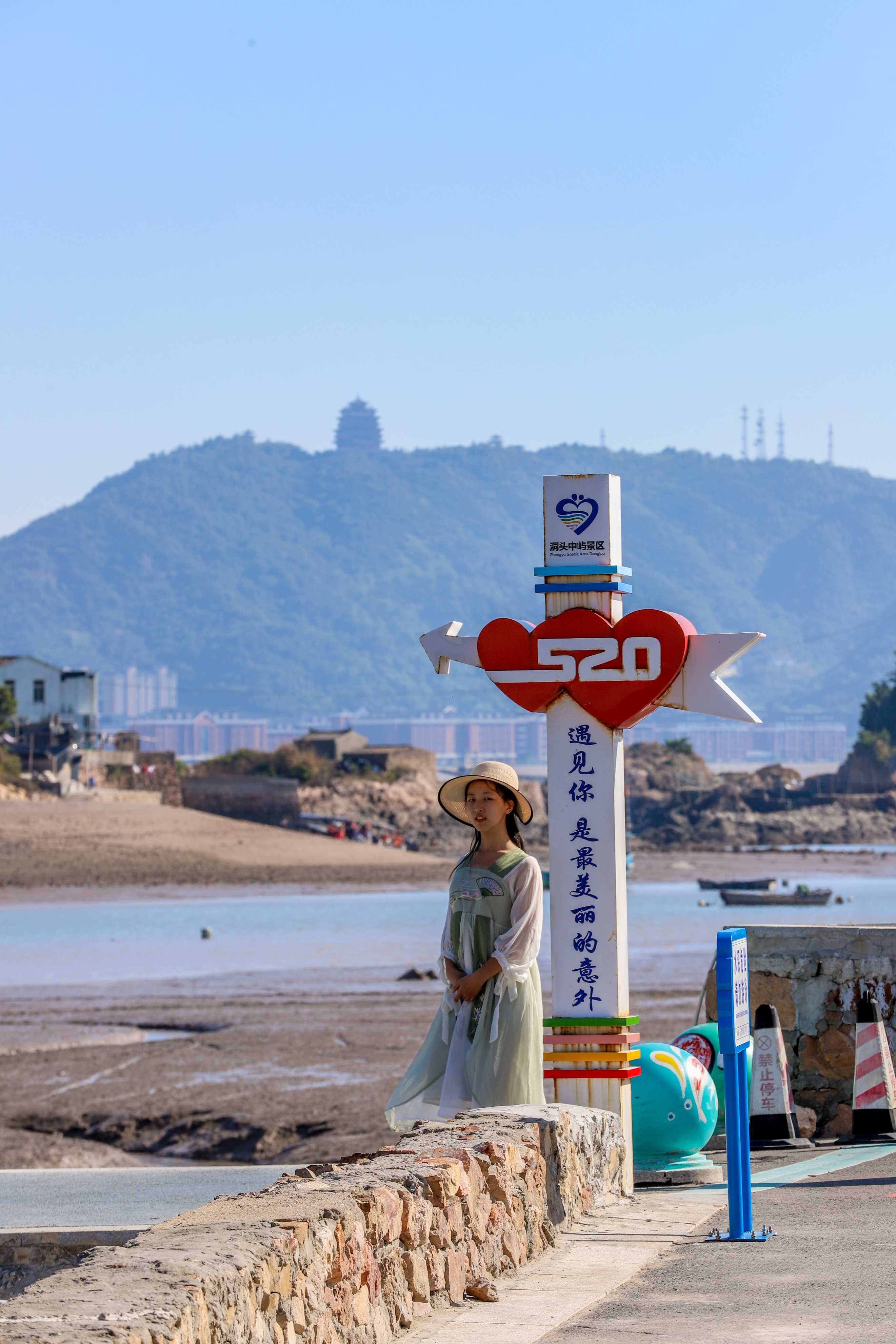 洱海石洞拍照,洞头小洱海天空之镜