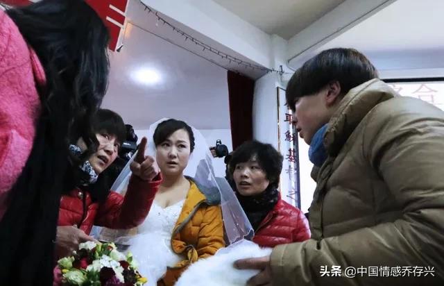 单亲母亲带五岁女儿改嫁,35岁单亲妈妈带9岁儿子