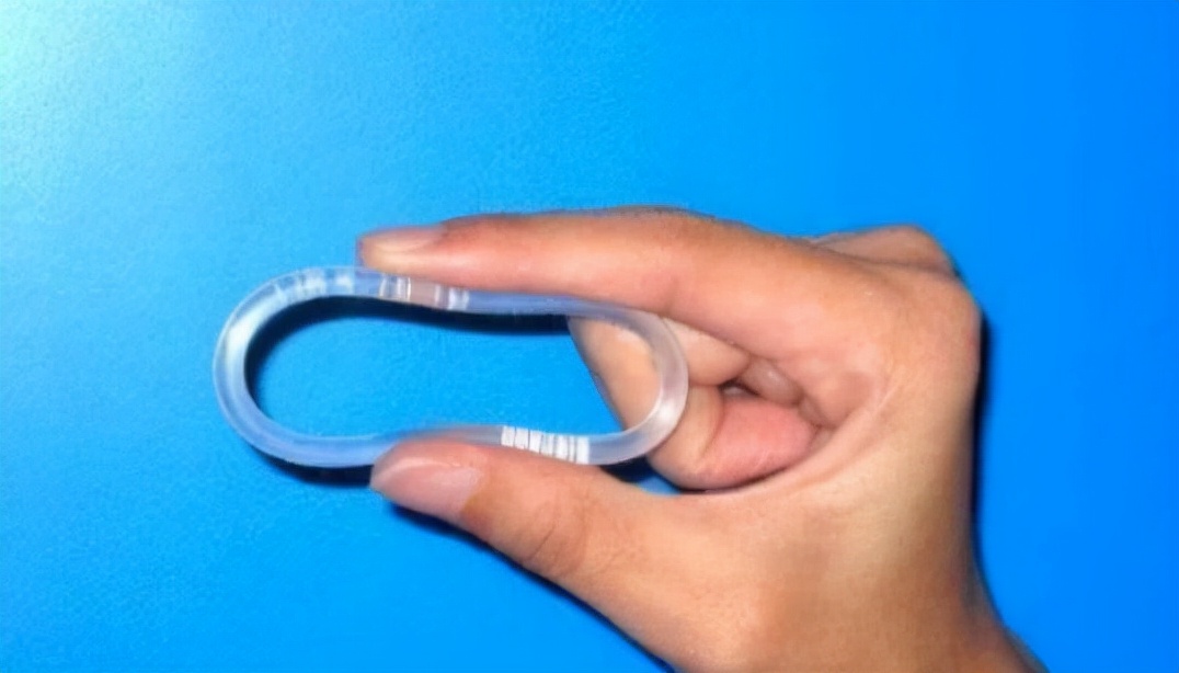 为什么月经过后会出现褐色血,月经刚结束褐色分泌物肚子下坠疼