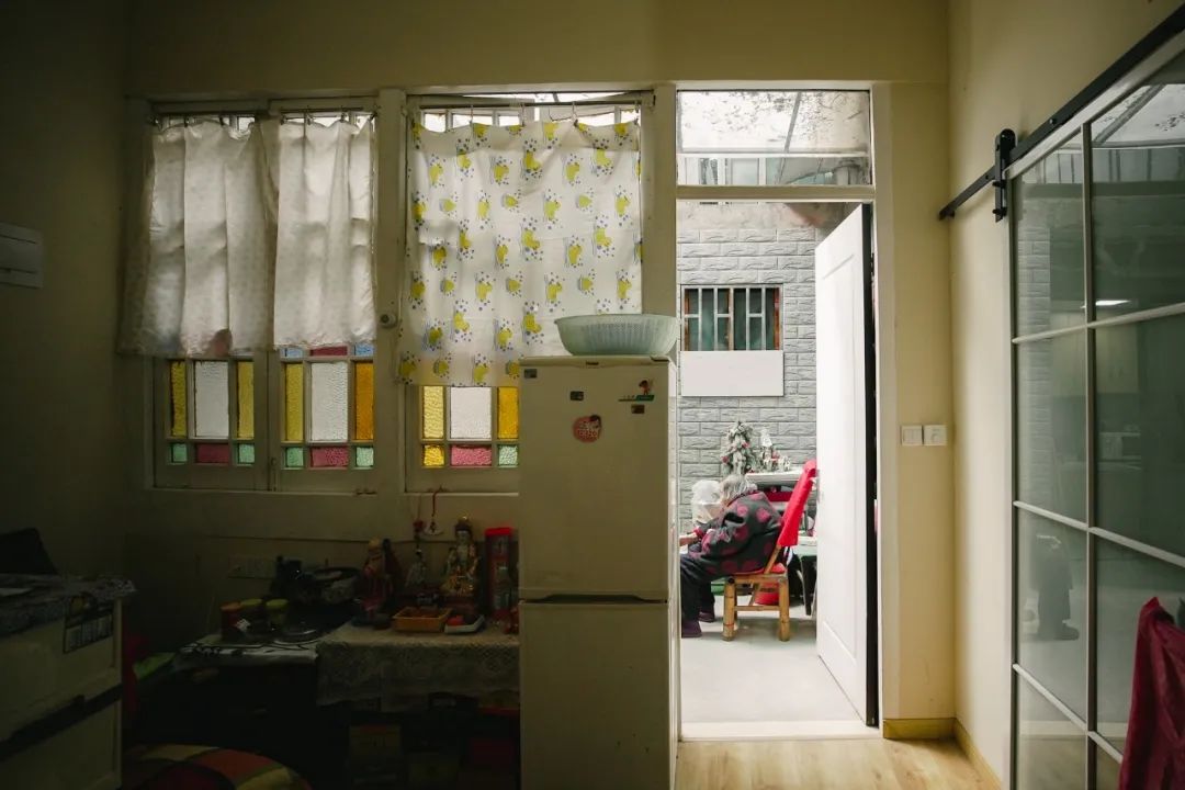 家里老人摔倒该怎么办,家里老人跌倒了买什么东西比较好