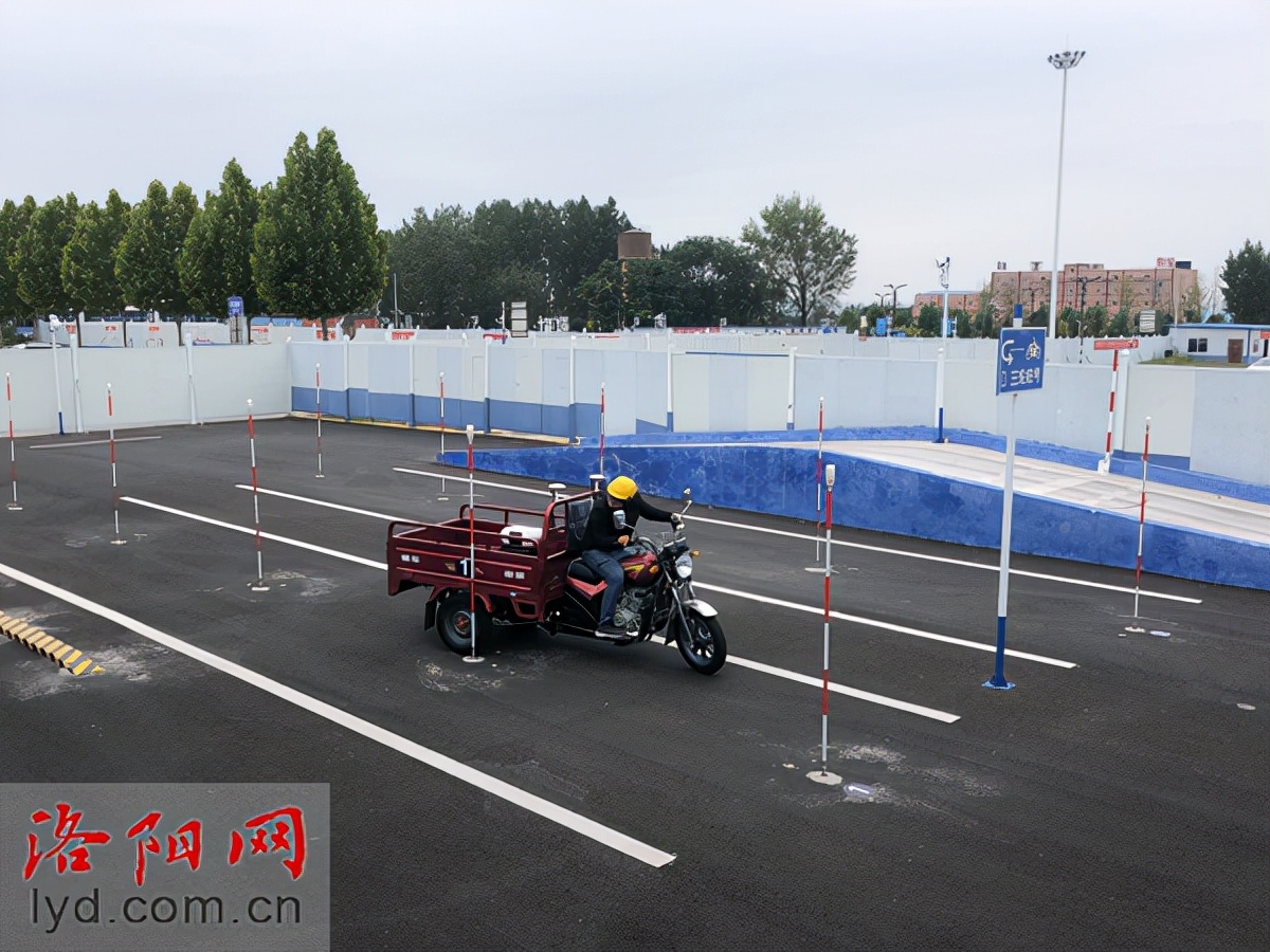 电动低速三轮车要什么驾驶证,低速四轮车上路要驾驶证吗