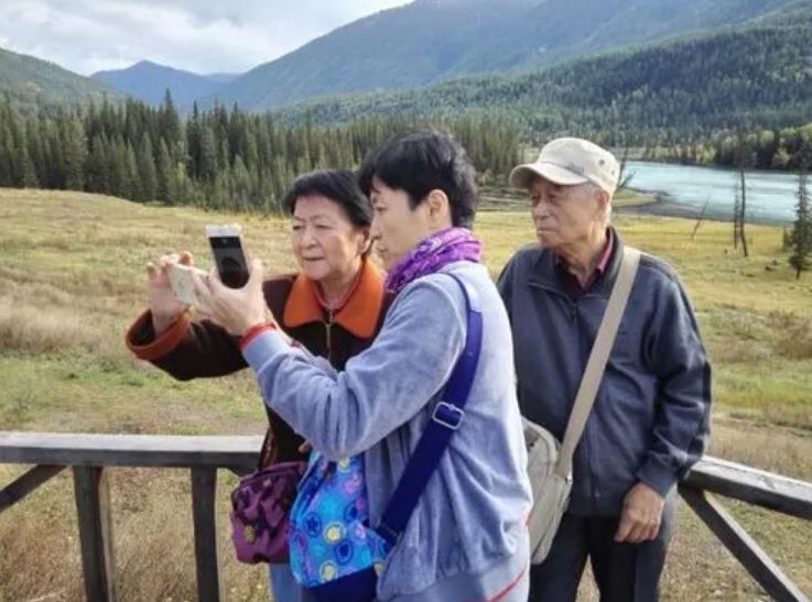 追求自由的代价：六旬夫妻卖房凑70万旅行的心路历程