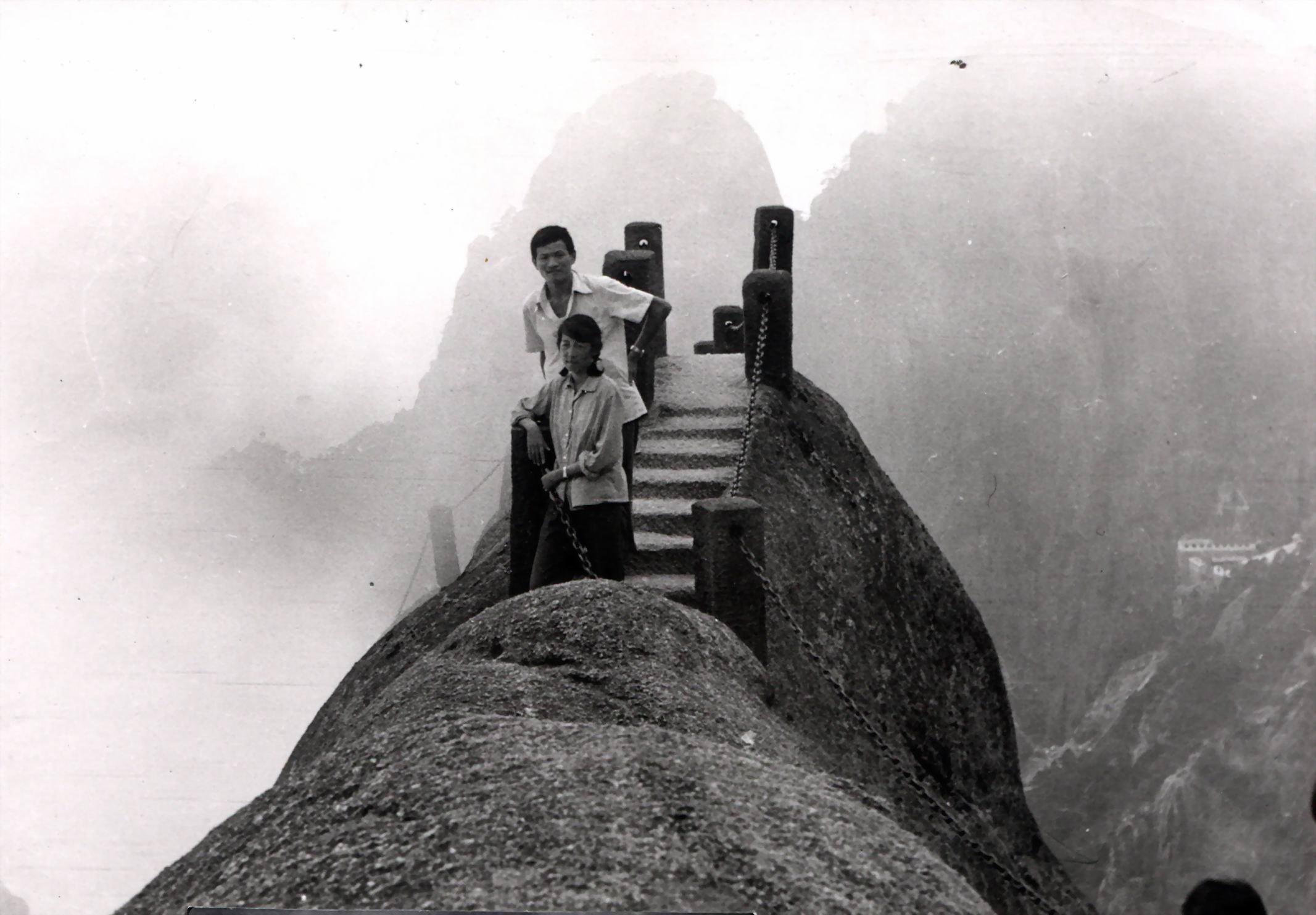 黄山天都峰会走鲫鱼背吗,黄山天都峰鲫鱼背第一视角